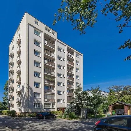 Modern In With View And Fan By Renters * Varşova