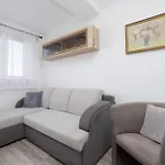 Modern In With View And Fan By Renters