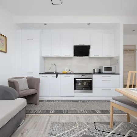아파트 Modern In With View And Fan By Renters