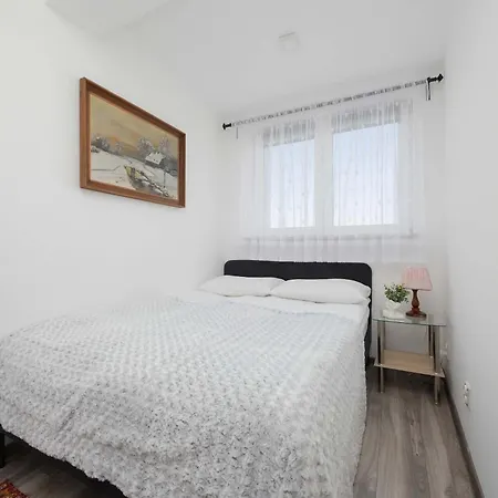 Modern In With View And Fan By Renters 아파트