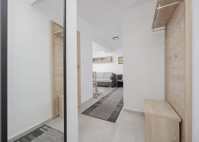 Modern In With View And Fan By Renters *