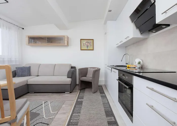 Lejlighed Modern In With View And Fan By Renters Warszawa