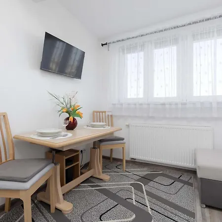 Modern In With View And Fan By Renters Appartement Varsovie